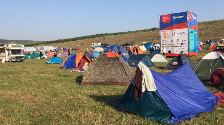 Гости фестиваля в Старом Оргееве продолжают веселиться второй день подряд: фото