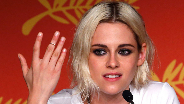 Адвокат Кристен Стюарт потребовал удалить ее интимные снимки с порносайтов