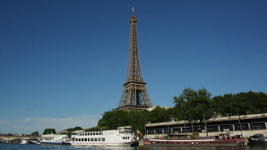 В Париже полицейские задержали подозрительного человека возле Эйфелевой башни