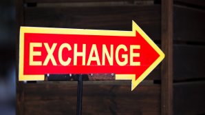 Эксперты объяснили резкое падение курса евро