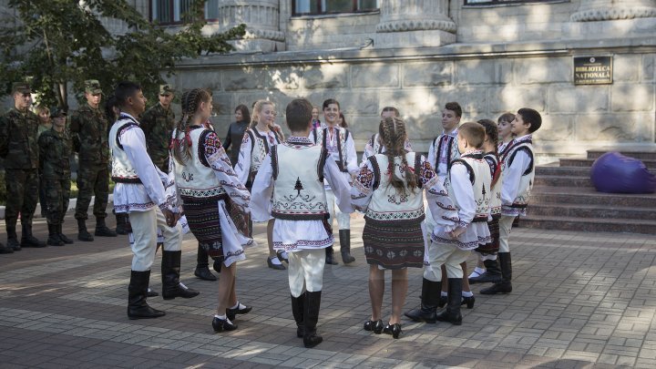 В Национальной библиотеке накануне организовали выставку старинных книг: фото
