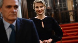 Литвинова хочет наказать СМИ, распространяющие слухи о ее свадьбе с Земфирой