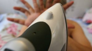 Житель Ленобласти изнасиловал знакомую и жестоко избил её сына утюгом