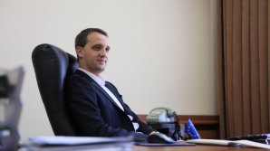 Молдова преодолела институциональный кризис, Евгений Стурза - министр обороны