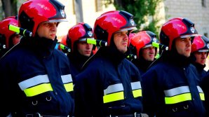 Сотрудники СЧС начали трехдневные соревнования в память о коллегах, погибших при исполнении долга