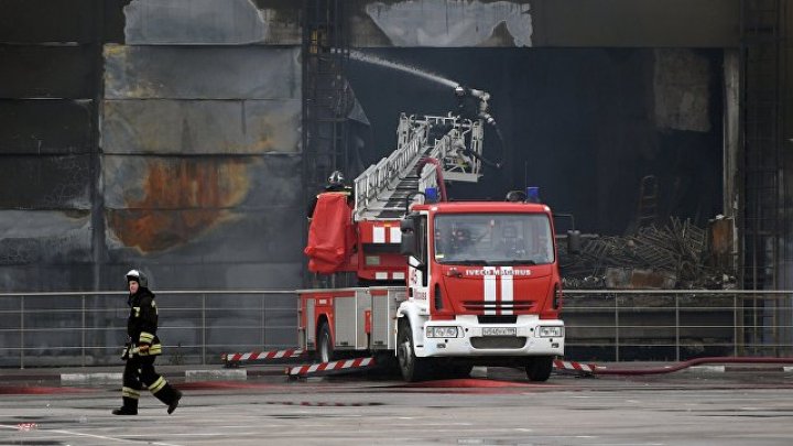 В центре Москвы вспыхнул пассажирский автобус, моментально уничтожив салон