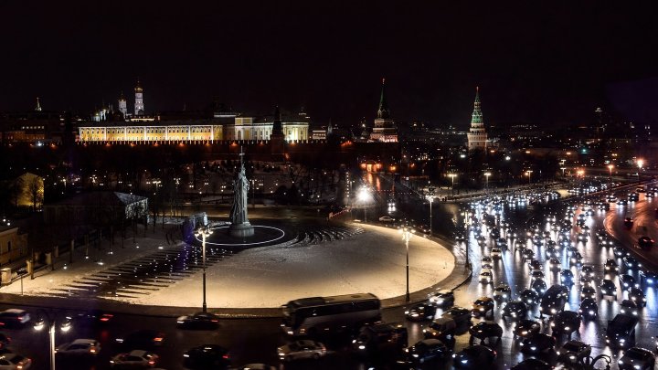 Пробки в Москве достигли девяти баллов