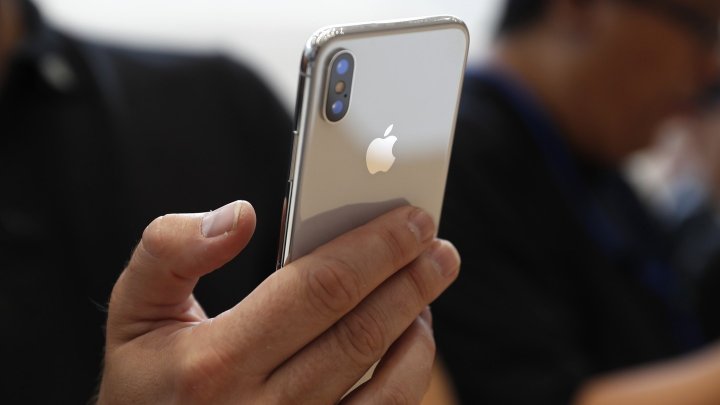 Дизайнер Apple рассказал, сколько лет ушло на создание iPhone X