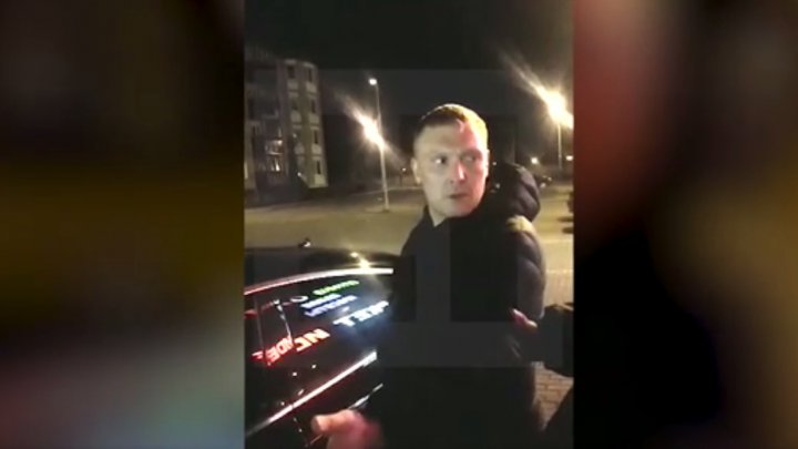 Пьяный автомобилист устроил скандал на стоянке: видео 