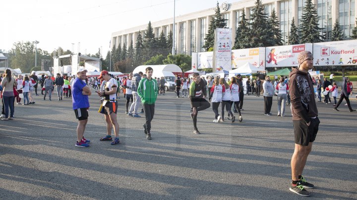 Фото: почти 17 000 человек из 50 стран приняли участие в международном марафоне в Кишинёве