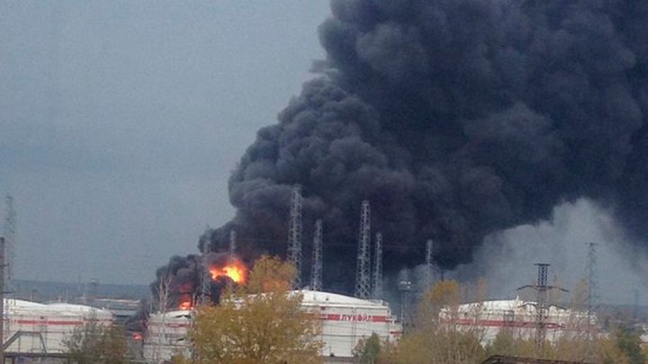 Крупный пожар на заводе "Лукойл" под Нижним Новгородом: горят резервуары с бензином