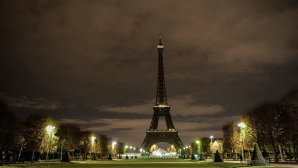 Скорбная годовщина: в Париже помянули жертв теракта 2015 года