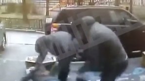 Камера сняла на видео, как помощника депутата забивали арматурой в Москве (18+)