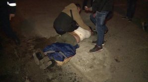 Нетрезвая супружеская пара устроила драку с охранниками столичного кафе