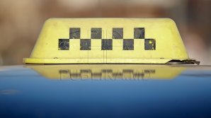 Пьяный таксист забыл, что его машину отправили на штрафстоянку и обратился в полицию