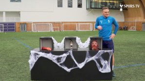 Игроки "Тоттенхэма" устроили забавный конкурс по случаю Хэллоуина