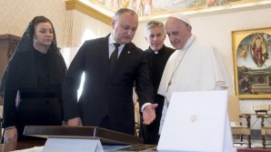 Игорь Додон встретился с папой римским Франциском