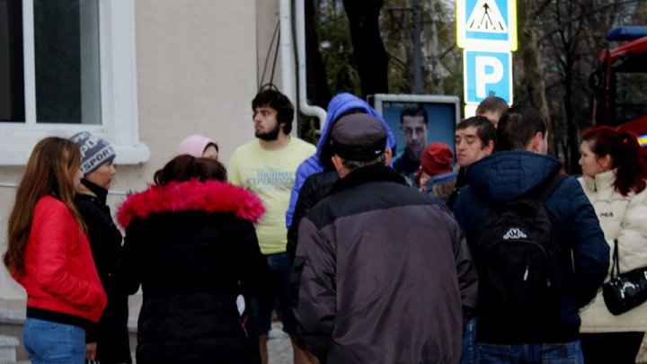 В центре столицы загорелось здание: фото