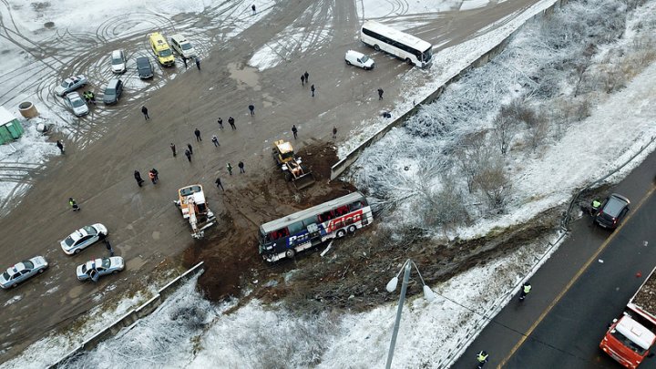 Под Москвой перевернулся автобус с 46 пассажирами