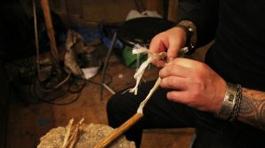 Мастер из Единец делает маски персонажей молдавских сказок