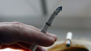 В Рыбнице пожилую пару спасли из горящей квартиры: мужчина смотрел телевизор, пока рядом горел матрас