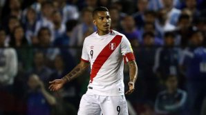 Нападающего сборной Перу Герреро дисквалифицировали за кокаин 