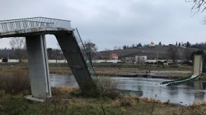 В Праге рухнул пешеходный мост: есть пострадавшие 