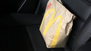 Найден способ довезти бургеры до дома теплыми