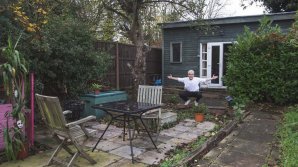 Житель Лондона обманом превратил сарай в лучший ресторан города