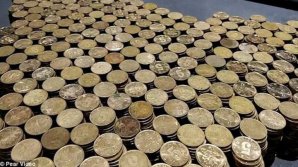 Бизнесмен расплатился за автомобиль в салоне монетами