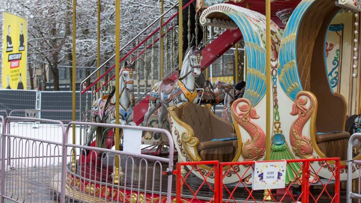 Рождественскую ярмарку показали на фото после первого снегопада