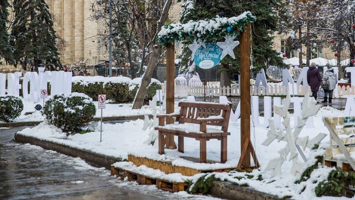 Рождественскую ярмарку показали на фото после первого снегопада