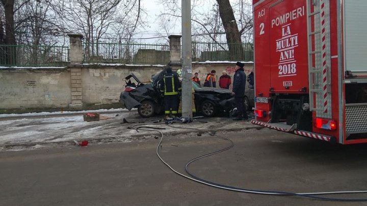 29-летний мужчина погиб этим утром в аварии на перекрестке улиц Тигина и Щусева