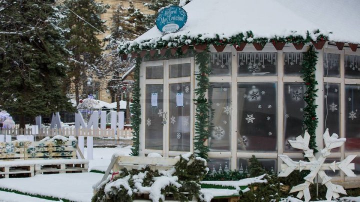 Рождественскую ярмарку показали на фото после первого снегопада