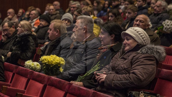 "Он был для нас идолом": участники ансамбля JOC рассказали, каким помнят Владимра Курбета