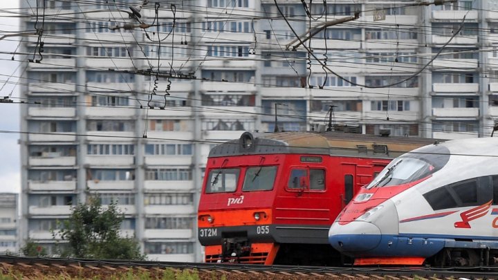 В Подмосковье электричка насмерть сбила двух женщин