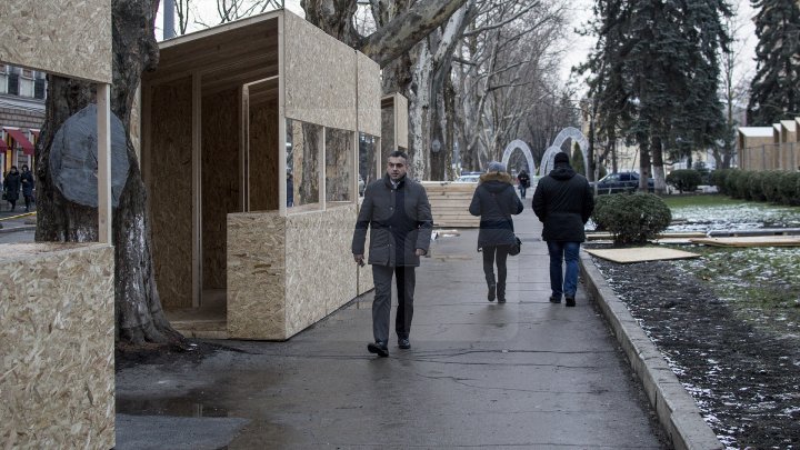 Такого вы ещё не видели: Рождественская ярмарка в центре столицы готовится к открытию (фото)