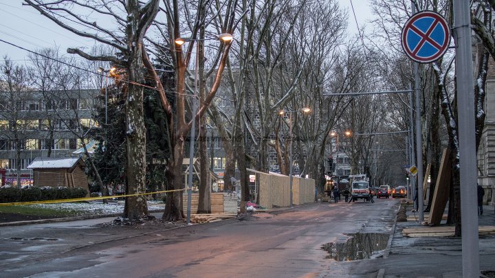 Такого вы ещё не видели: Рождественская ярмарка в центре столицы готовится к открытию (фото)