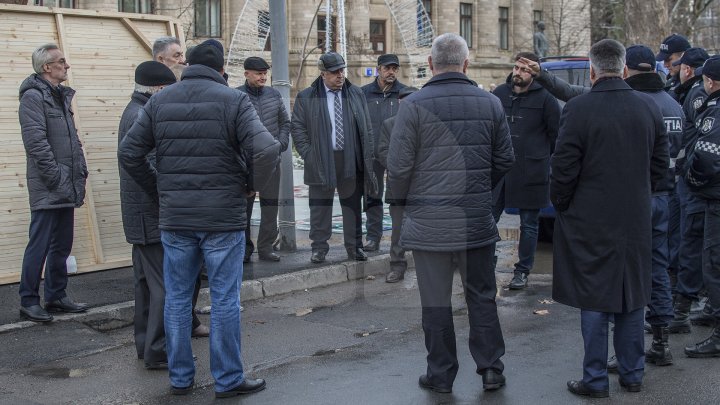 Такого вы ещё не видели: Рождественская ярмарка в центре столицы готовится к открытию (фото)