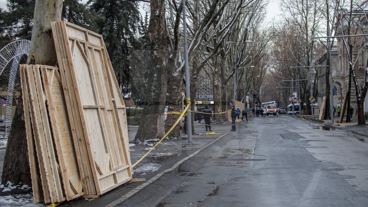 Такого вы ещё не видели: Рождественская ярмарка в центре столицы готовится к открытию (фото)