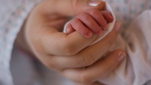 Аргентинец нокаутировал младенца во время драки с его отчимом: видео 