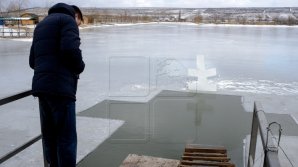 Православные христиане отметили Крещение Господне