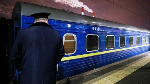 Украинские пограничники изъяли у женщины старинный том «Войны и мира»