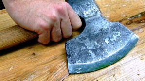 Жителю села Дышково Оргеевского района отрубили ухо топором в пьяной драке