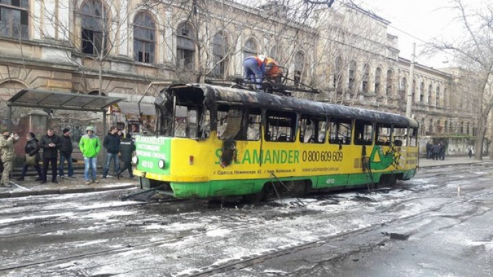 В центре Одессы загорелся трамвай