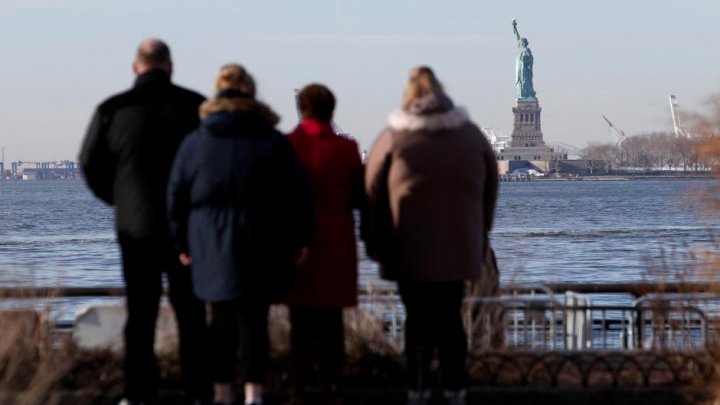 США временно закрыли статую Свободы для туристов