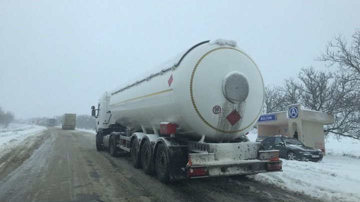 Непогода не отступает: количество аварий в стране продолжает расти