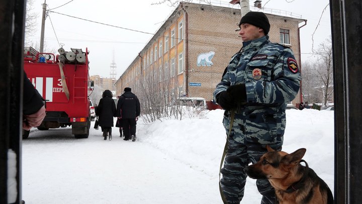 В Перми школу эвакуировали из-за звонка о бомбе