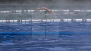 Почему педиатры рекомендуют учить детей плаванию с первых месяцев жизни