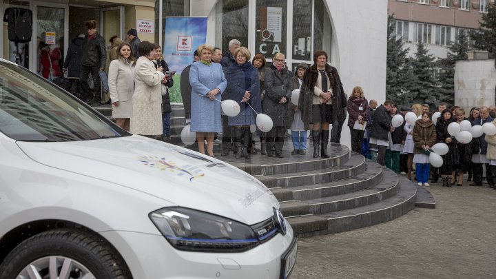 Институт онкологии получил авто для перевозки крови